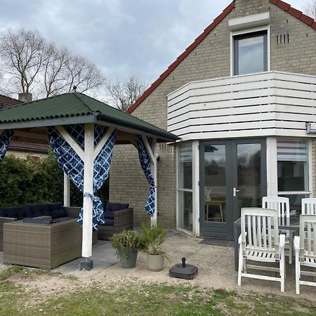Gezellige Vakantiewoning Aan Het Water In Ewijk - Recreational Only No Workers Exterior foto