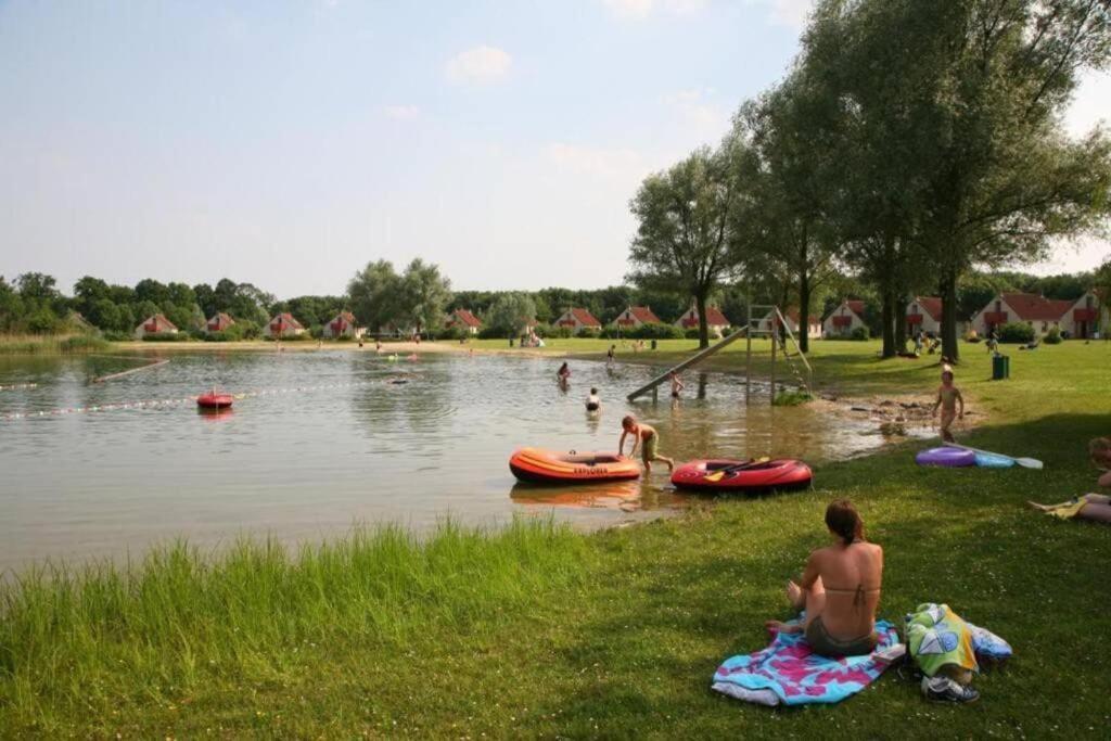 Gezellige Vakantiewoning Aan Het Water In Ewijk - Recreational Only No Workers Exterior foto